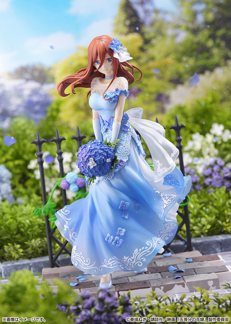 SHIBUYA SCRAMBLE FIGURE、映画「五等分の花嫁」より 青を基調にした 