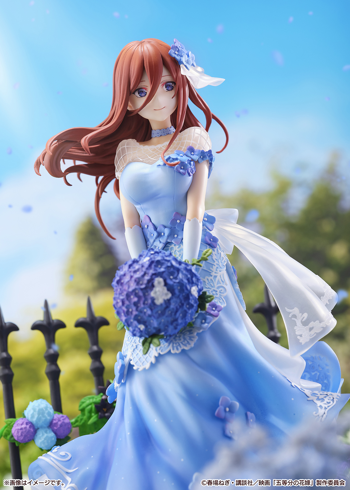 SHIBUYA SCRAMBLE FIGURE、映画「五等分の花嫁」より 青を基調にした 