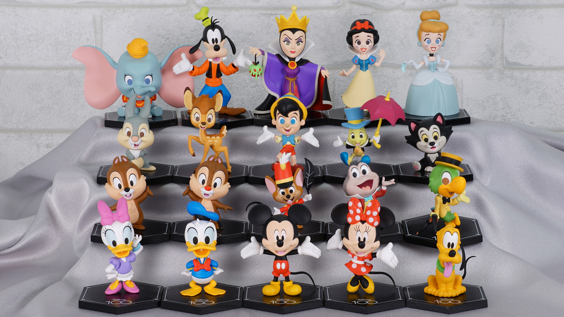 eStream、ディズニー創立100周年「Disney100」限定ミニフィギュア